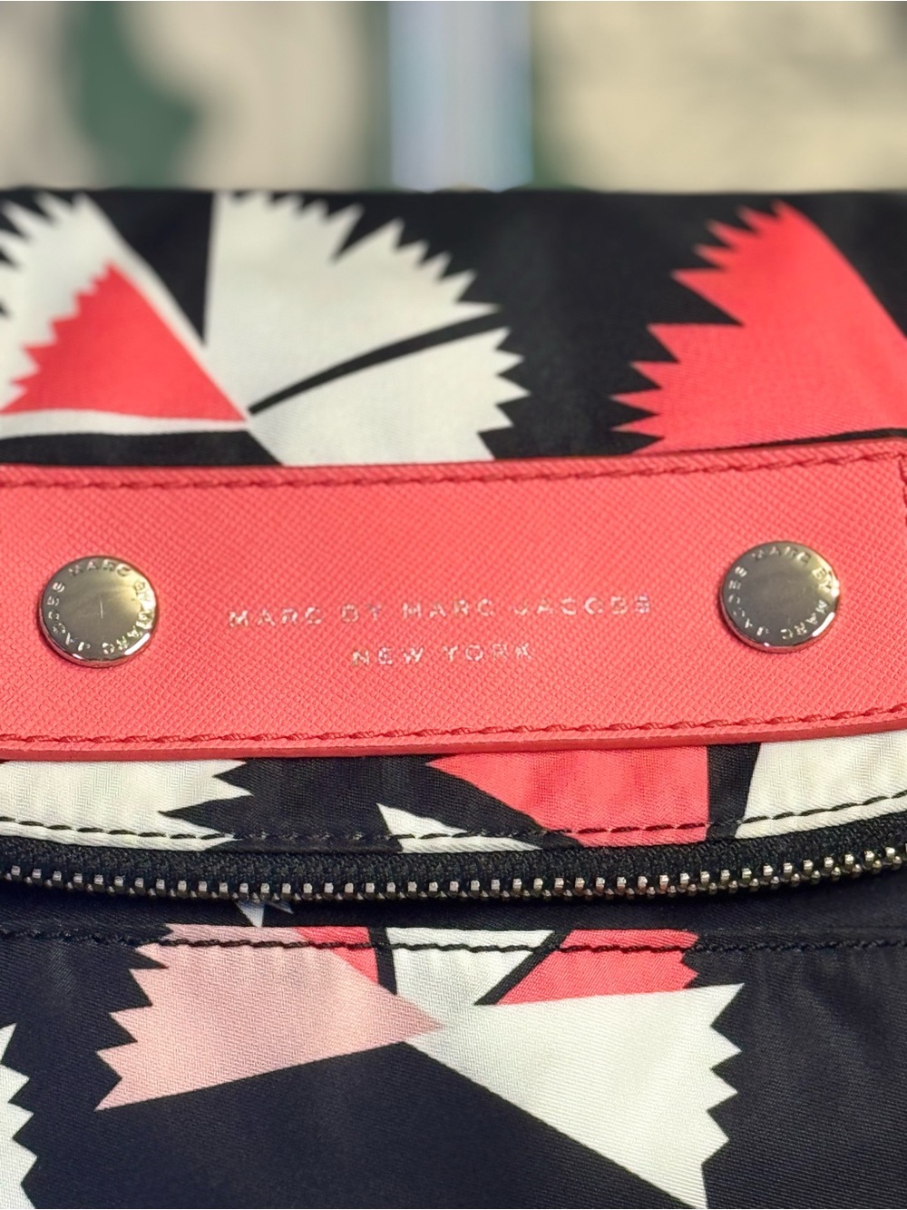 Marc By Marc Jacobs Black, Pink & White Geometric Crossbody - Picture 5 of 9